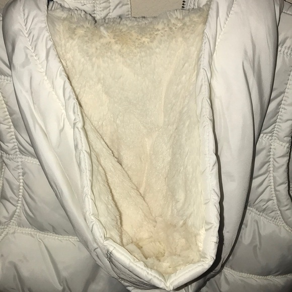 American Eagle Parka-Style Vest - Picture 5 of 8